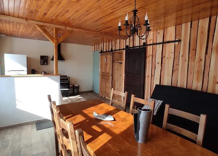 La Mathilde Dans Les Monts Du Forez Hébergement de vacances *